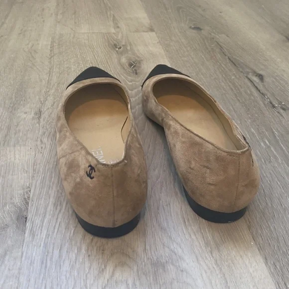 CHANEL Tan and Black Women's Shoes - Picture 3 of 16